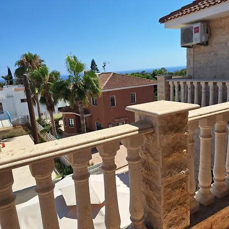 On Hill, Vila Ayia Napa